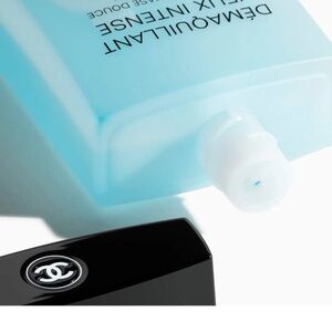 CHANEL White Eye Makeup Remover Box with Black Logo